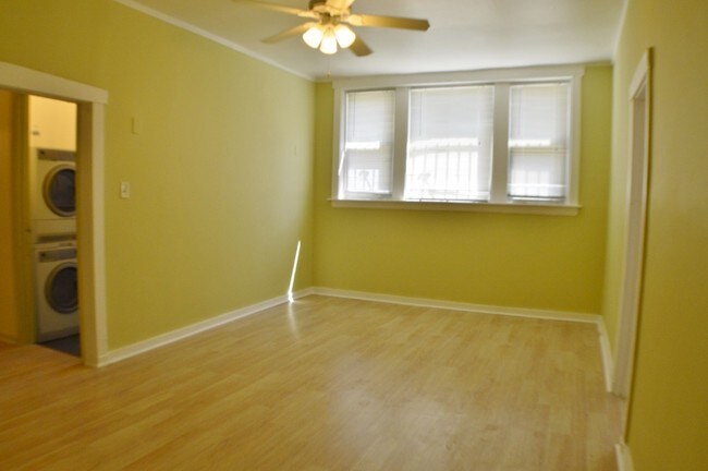 Foto del edificio - 3301 W Potomac Ave