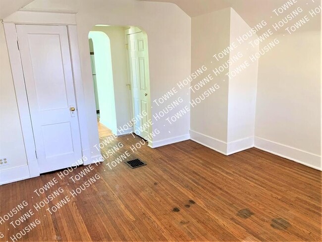 Building Photo - 93 Eckhert St