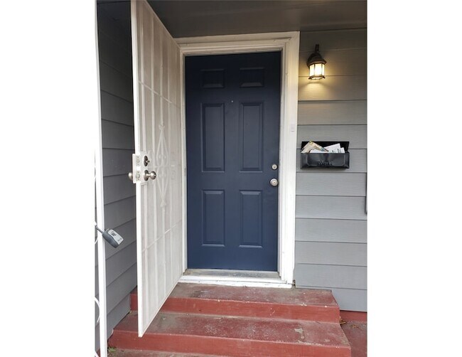 Foto del edificio - 4256 Standish Rd
