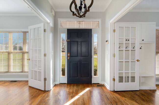 Foto del edificio - 3400 McGee Cove