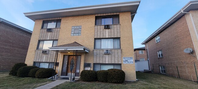 Foto del edificio - 4712 Olcott Ave