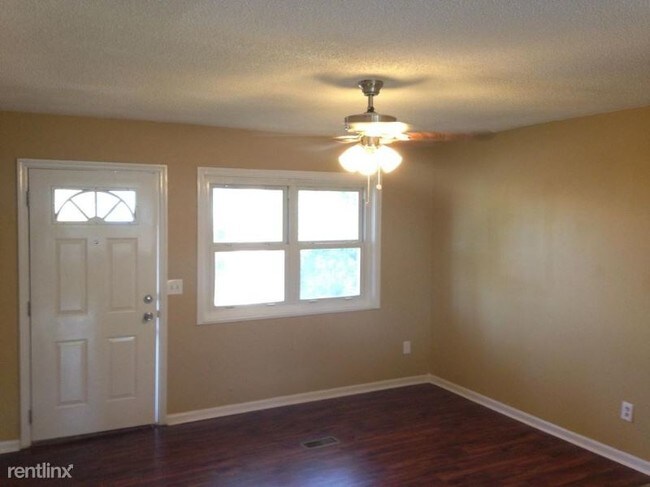 Building Photo - 3 br, 1 bath House - 124 Riverview Court