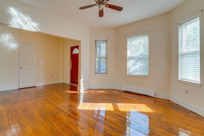Building Photo - 32 Elmhurst St
