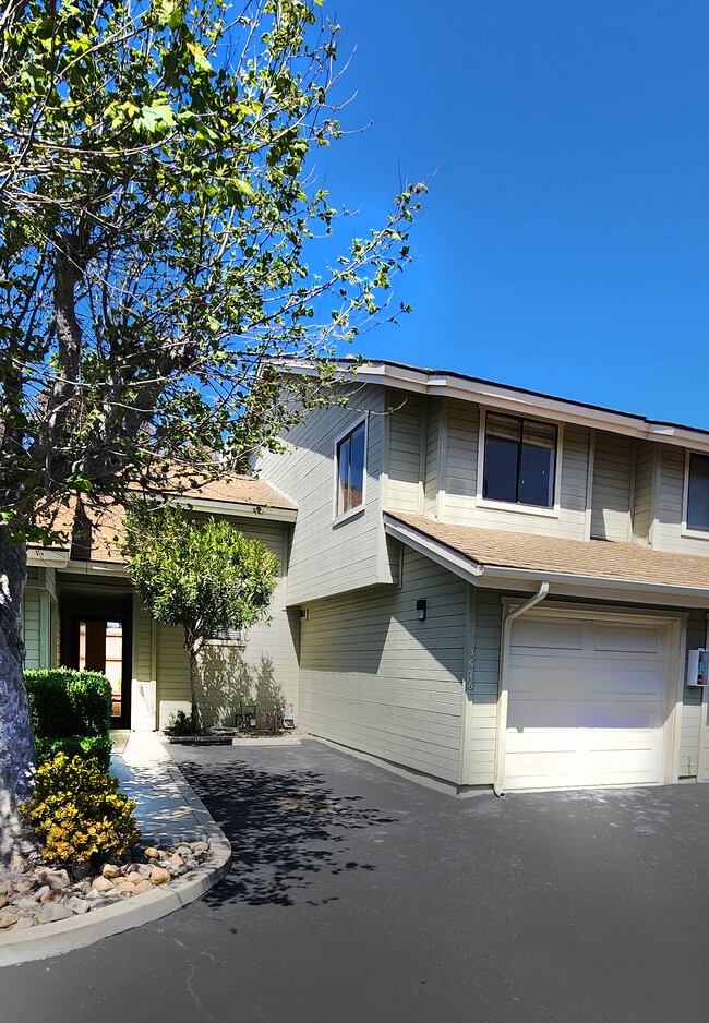 Building Photo - 3676 Constellation Rd