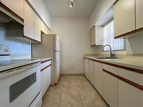 Building Photo - 661 Cypress Lake Blvd