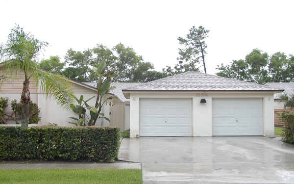 Primary Photo - Goldenrod Apartments