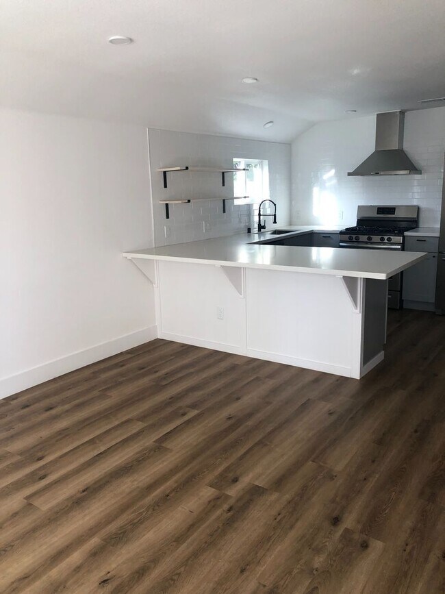 Building Photo - CUTE 3 BED/ 1 BATH - WON'T LAST!!!!!