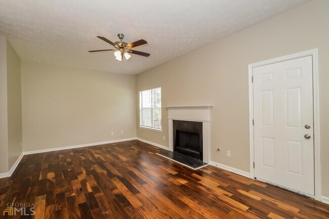 Foto del edificio - 4772 Creekside Pl