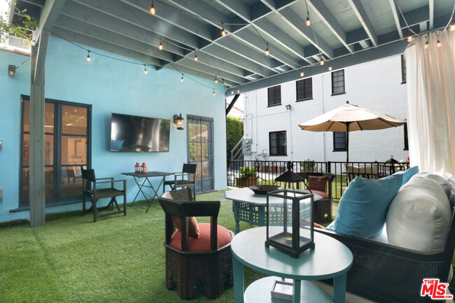 Foto del edificio - 6327 W 6th St
