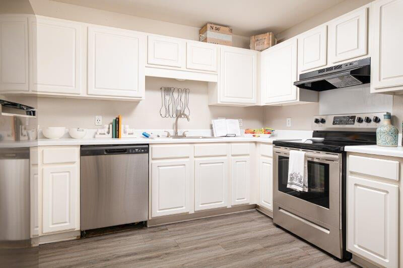 Spring Lake Apartments in Byram, MS