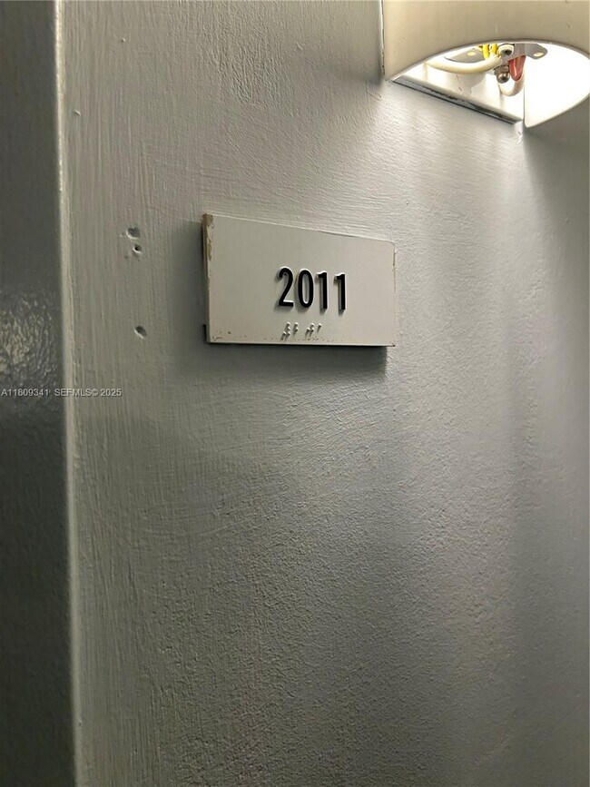 Foto del edificio - 300 S Biscayne Blvd