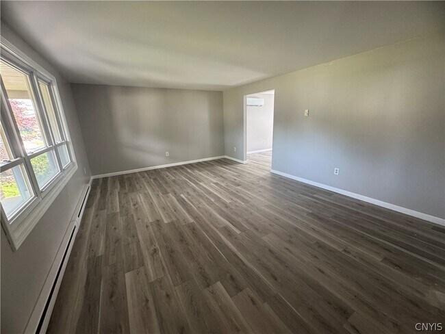 Foto del edificio - 110 Lake Country Dr