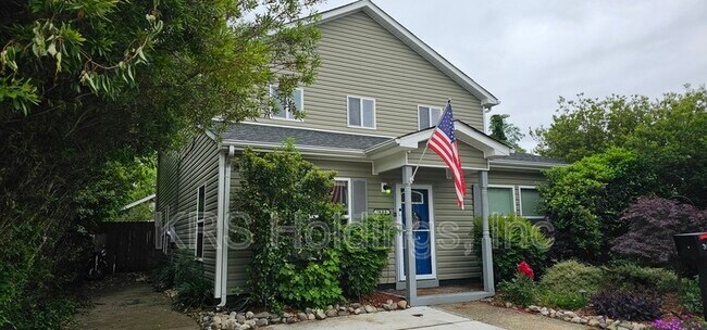 Building Photo - 3408 Peronne Ave