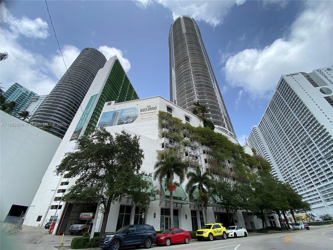 Foto principal - 1750 N Bayshore Dr