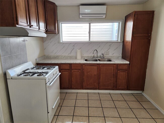 Foto del edificio - 1803 Church St