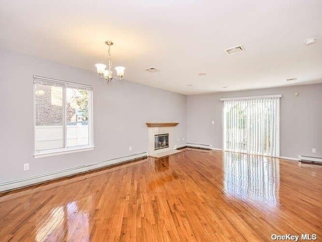 Building Photo - 62 Linwood Rd N