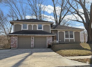 Building Photo - 1211 SE 4th Terrace