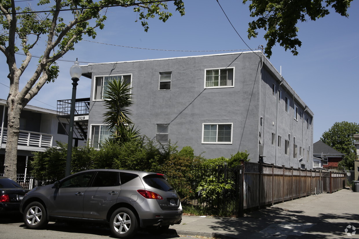 Building Photo - 1529 Alcatraz Ave