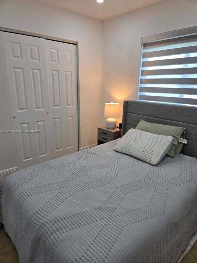 Foto del edificio - 18816 NW 52nd Ct