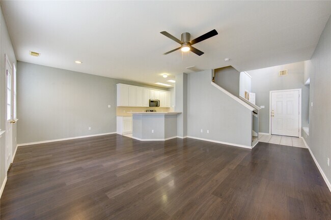 Foto del edificio - 16818 Bellmoor Ln