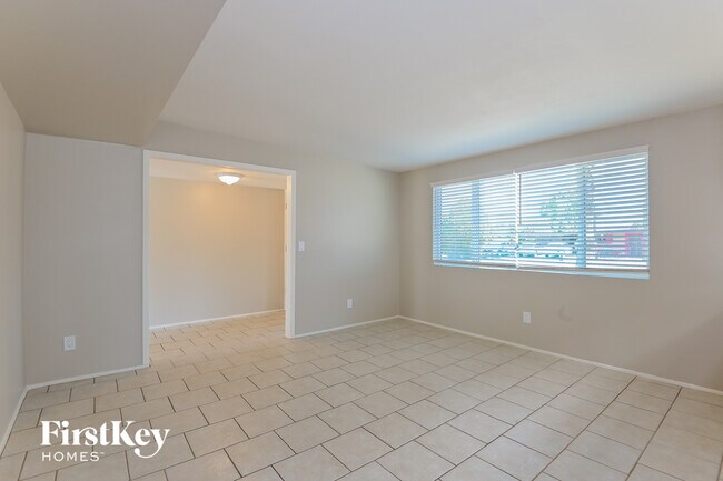Foto del edificio - 8542 E 19th St
