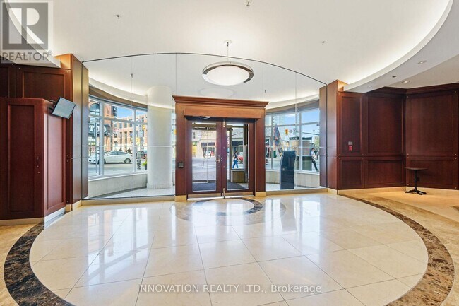 Photo du bâtiment - 1701-200-200 Rideau St