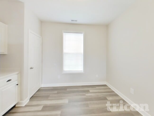 Building Photo - 8112 Cole Wood Blvd