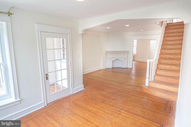 Building Photo - 5705 Woodcrest Ave