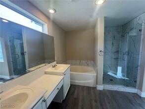 Building Photo - 10342 Adrianna Ave