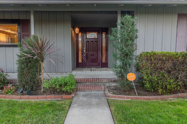 Foto del edificio - 1056 Cameron Way