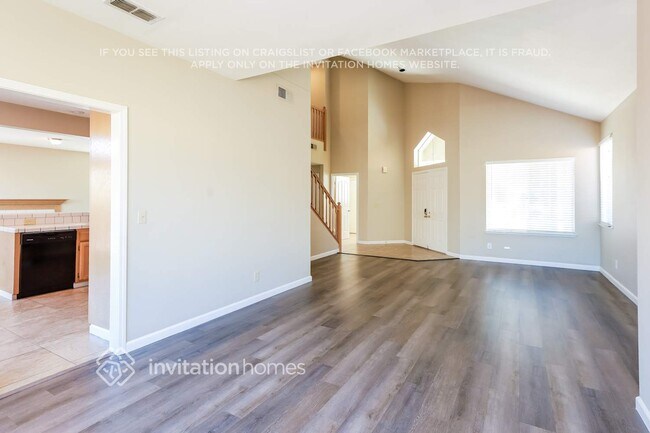 Foto del edificio - 337 Mayfield Cir