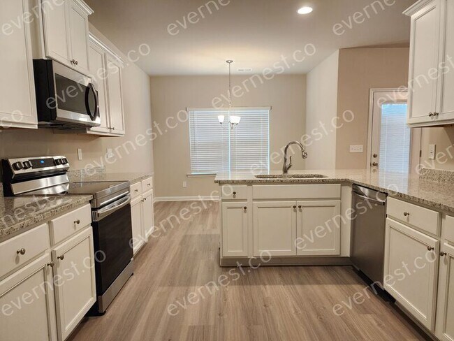 Foto del edificio - 7268 Laurel Way