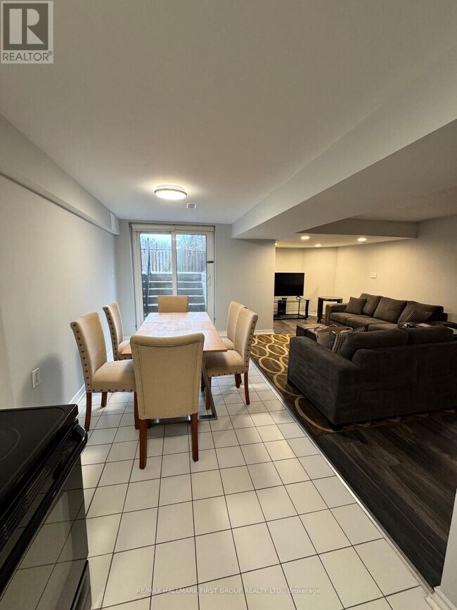 Photo du bâtiment - 1385 Ferncliff Cir