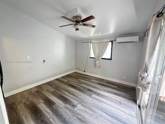 Foto del edificio - 1412 NE 17th Ct