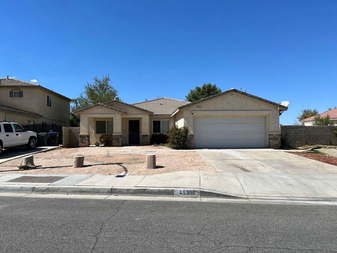 45305 Stadium Ln, Lancaster, CA 93535 House Rental in Lancaster, CA