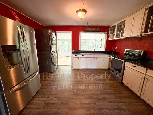 Foto del edificio - 1408 Kelly Rd