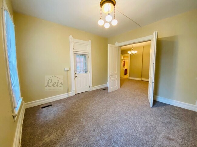 Foto del edificio - 606 E 3rd St