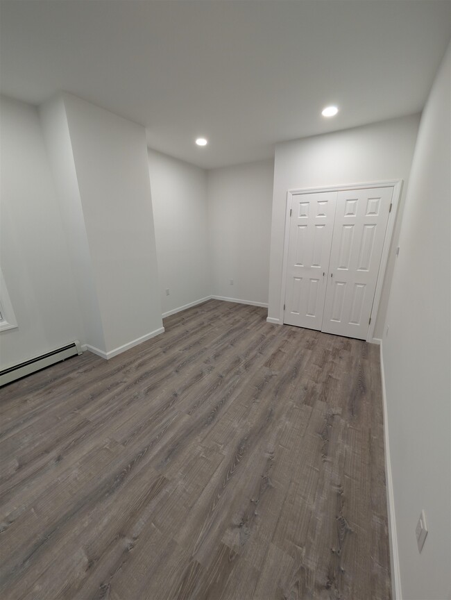 Building Photo - 10 Sherman Pl