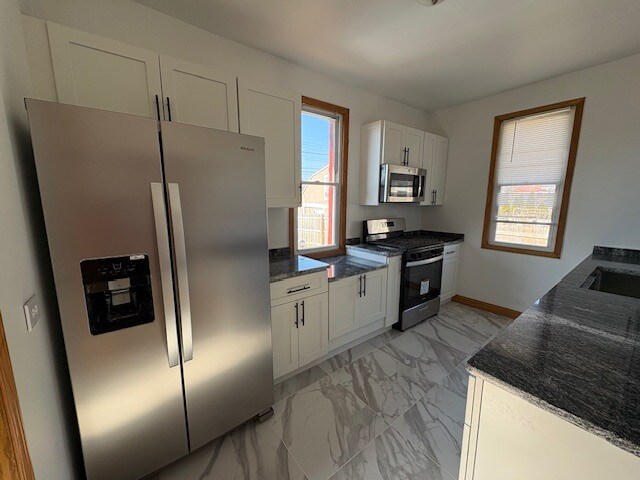 Foto del edificio - 240 Sawyer Ave