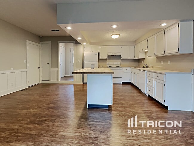 Building Photo - 15 Thornleigh Dr