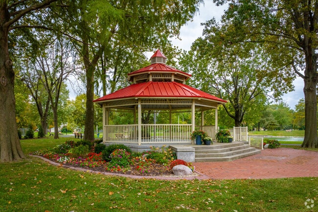 Community events in Troy are well-attended, showcasing the town’s friendly spirit.