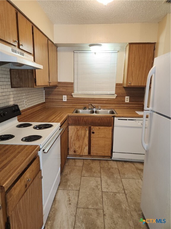Building Photo - 904 Ticonderoga Dr