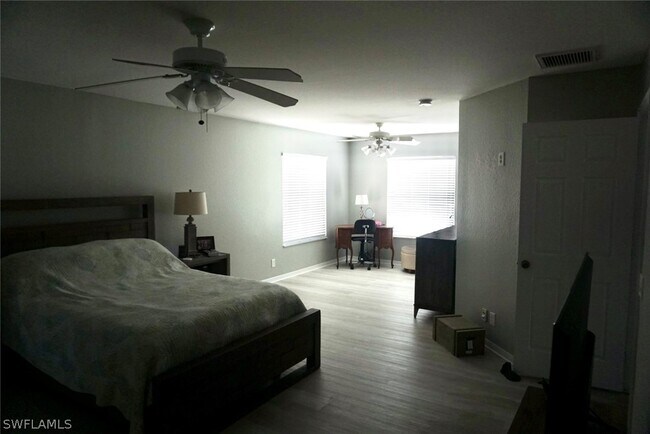 Foto del edificio - 2293 Cape Heather Cir