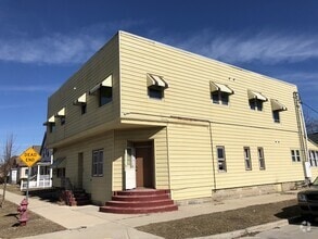 Building Photo - 868 S 74th St