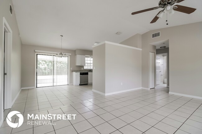Building Photo - 431 Tropicaire Ave SW