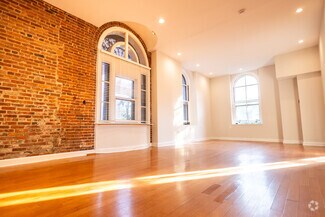 Building Photo - 100 Captains Row