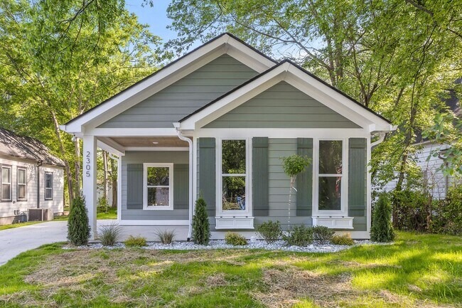Foto del edificio - Say "Hello" to 2305 Kirby Ave.- charming n...