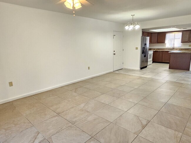 Building Photo - Annual Unfurnished 2 Bedroom 2 Bath Villa with 1 Car attached Garage located in the Cute communit...