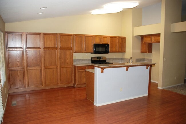 Foto del edificio - Four Br Single Story Home in NW Reno