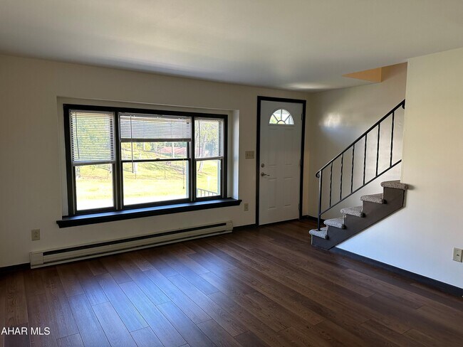 Foto del edificio - 591 Harvest View Ln